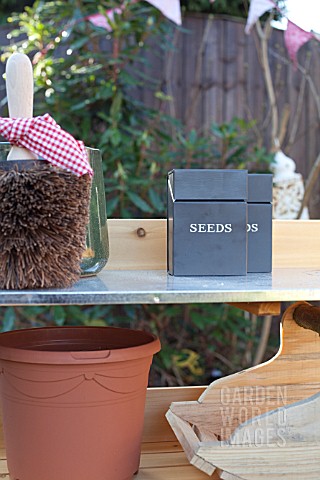 SEED_BOXES_AND_POTTING_BENCH