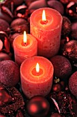 RED CANDLES & BAUBLES