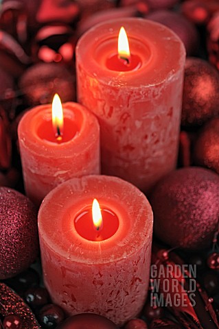 RED_CANDLES__BAUBLES