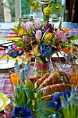 EASTER BREAKFAST - TULIPA AND HYACINTHUS TABLE DECORATION