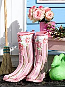 WELLIES WITH ROSE BLOSSOM PRINTS