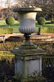 CLASSICAL URN WITH TOPIARY