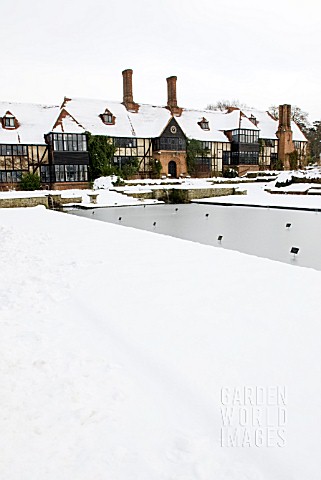 RHS_WISLEY_HOUSE_IN_THE_SNOW