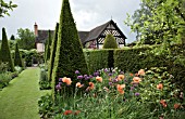 OUTSTANDING COUNTRY HOUSE AND GARDEN AT WOLLERTON OLD HALL