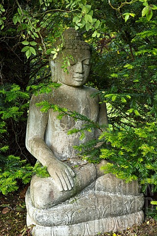 Classic_carved_stone_garden_statuary_Garden_Art
