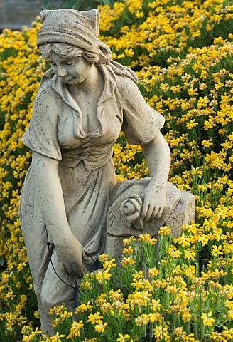 Classic_carved_stone_garden_statuary_Garden_Art