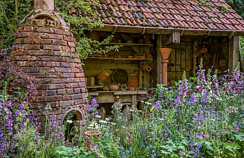 THE_POTTERS_GARDEN
