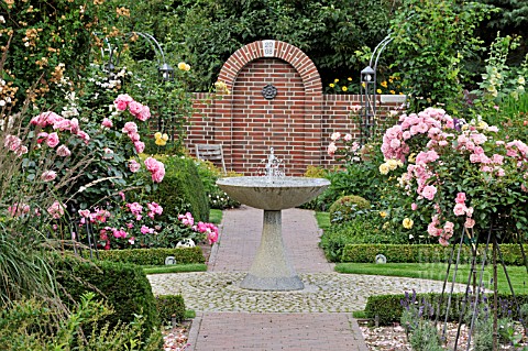 ROSE_GARDEN_WITH_GRANITE_FOUNTAIN_AND_HALF_STANDARD_ROSES
