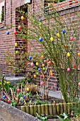 SHRUB WITH EASTER EGGS