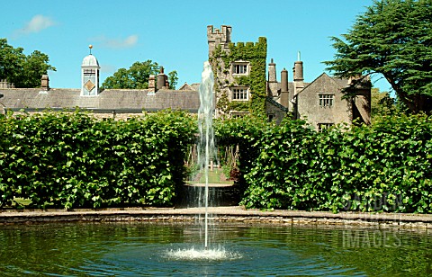 FOUNTAIN_AT_LEVENS_HALL