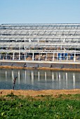 THE BICENTENARY GLASSHOUSE AT RHS WISLEY UNDER CONSTRUCTION: EARLY NOVEMBER 2006.