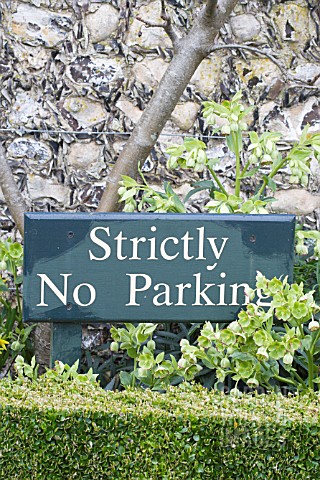 GARDEN_SIGN_STRICTLY_NO_PARKING